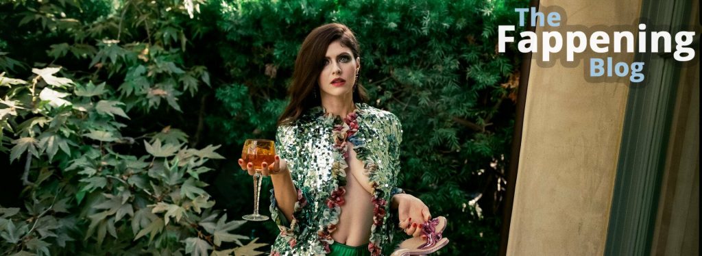 Alexandra Daddario posiert heiß