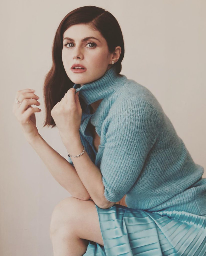 Alexandra Daddario posiert sexy