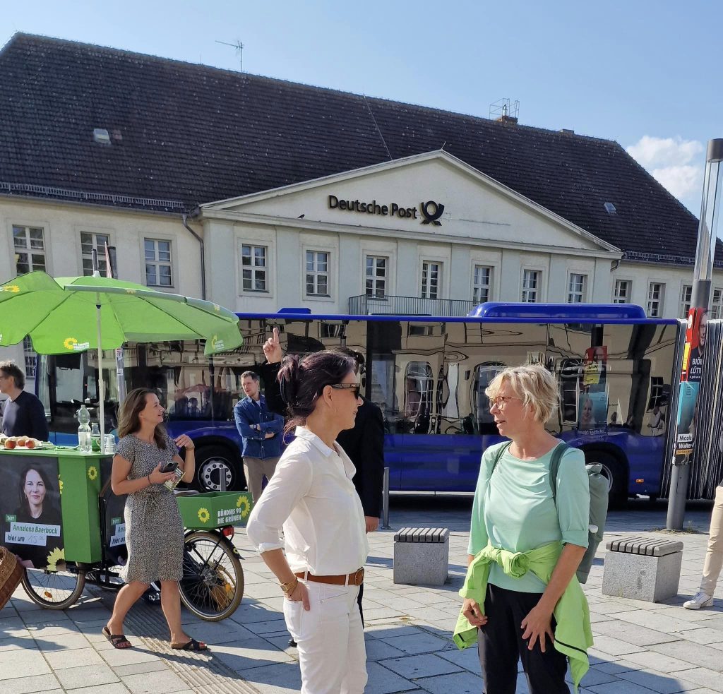 Annalena Baerbock lächelt sex szenen