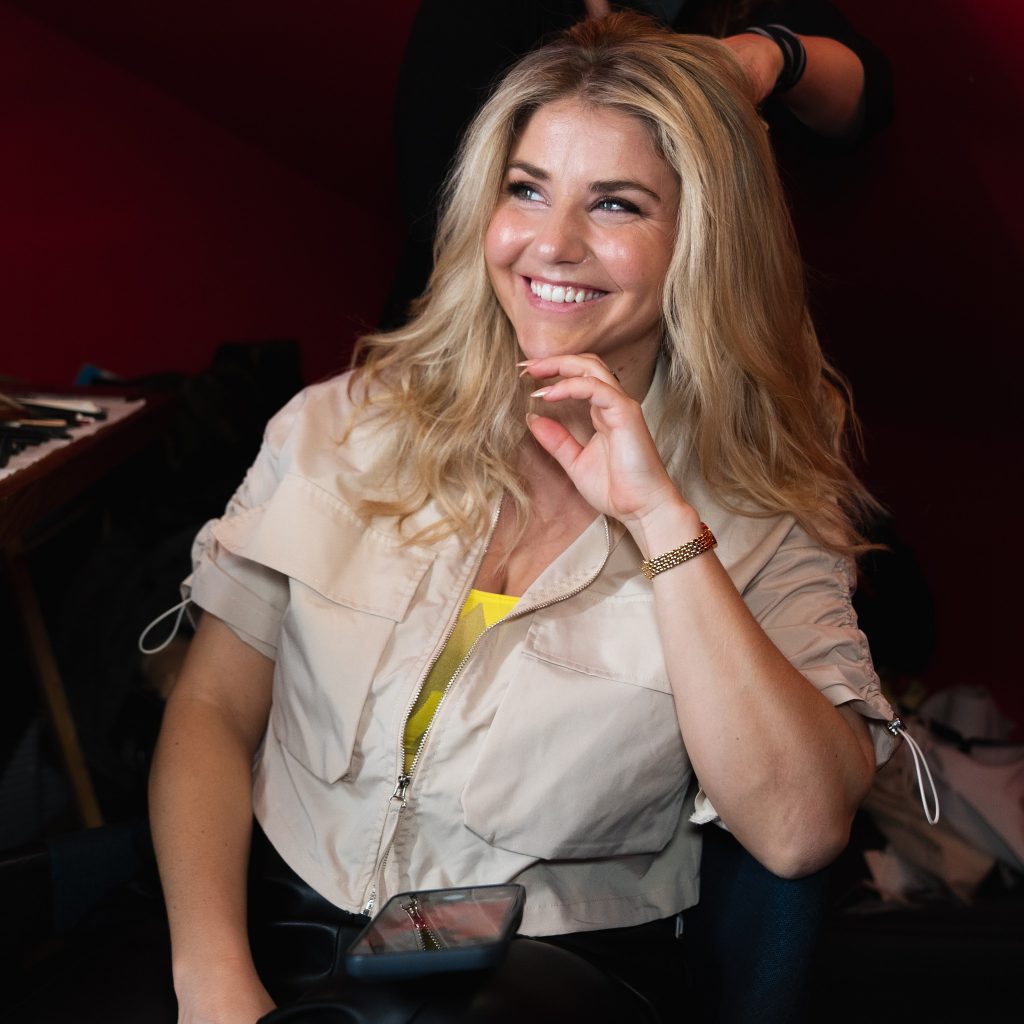 Beatrice Egli sieht ficken