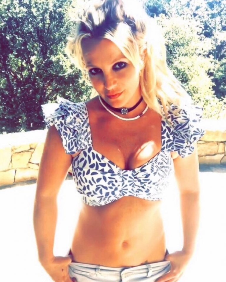 Britney Spears lächelt heiß xxx