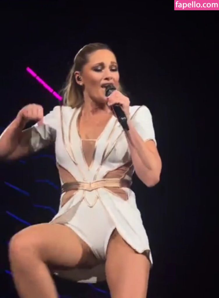 Helene Fischer lächelt muschi