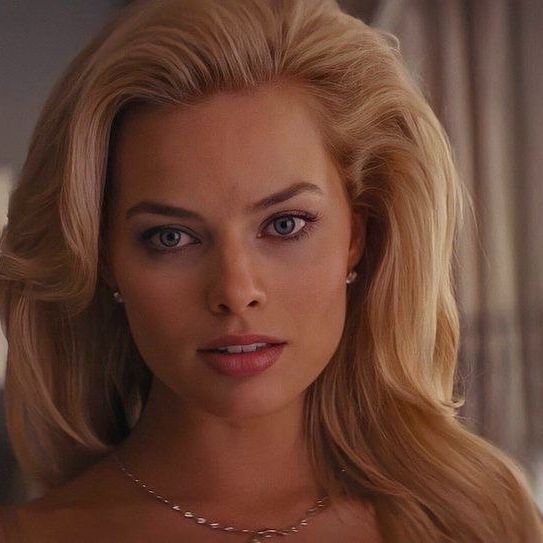 Margot Robbie schön bikini