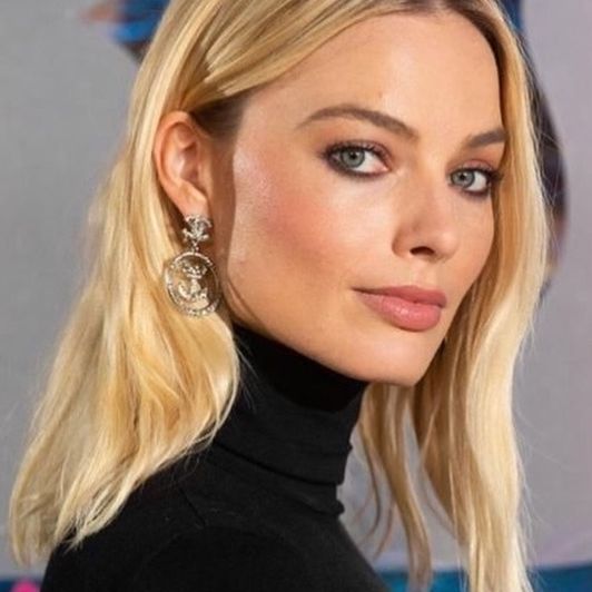 Margot Robbie schön nackt