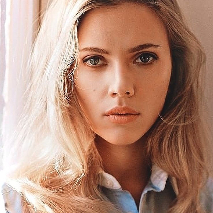 Scarlett Johansson lächelt sex szenen