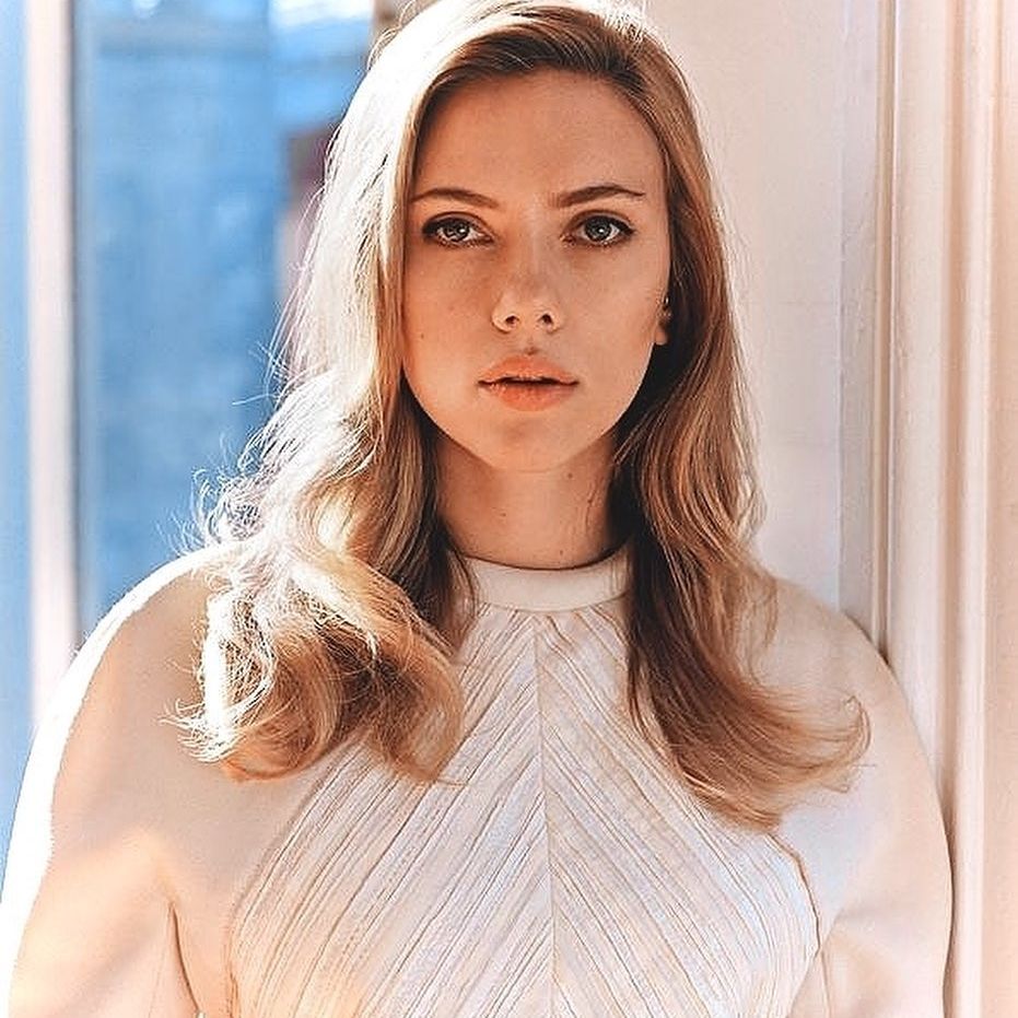 Scarlett Johansson lächelt xxx sex