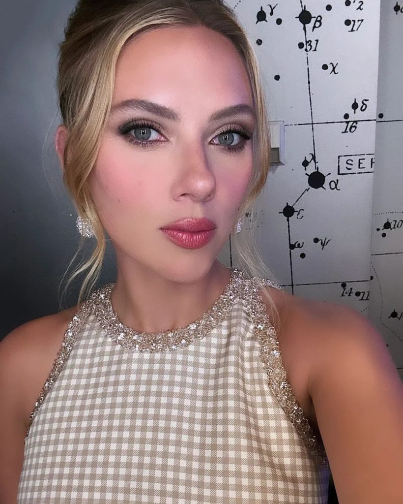 Scarlett Johansson stellt feuer dar xxx