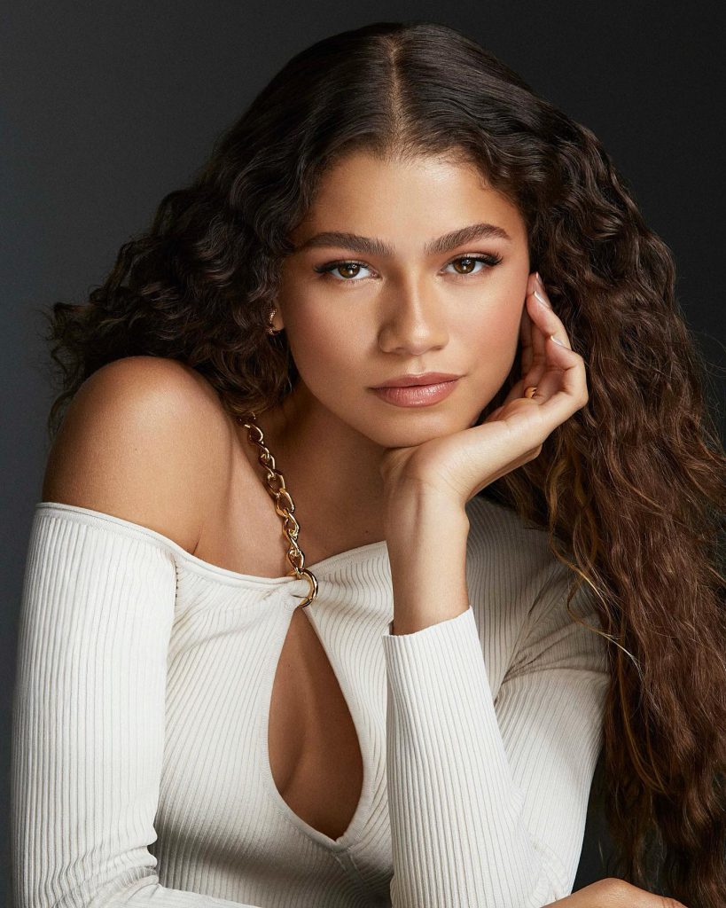 Zendaya lächelt Arsch