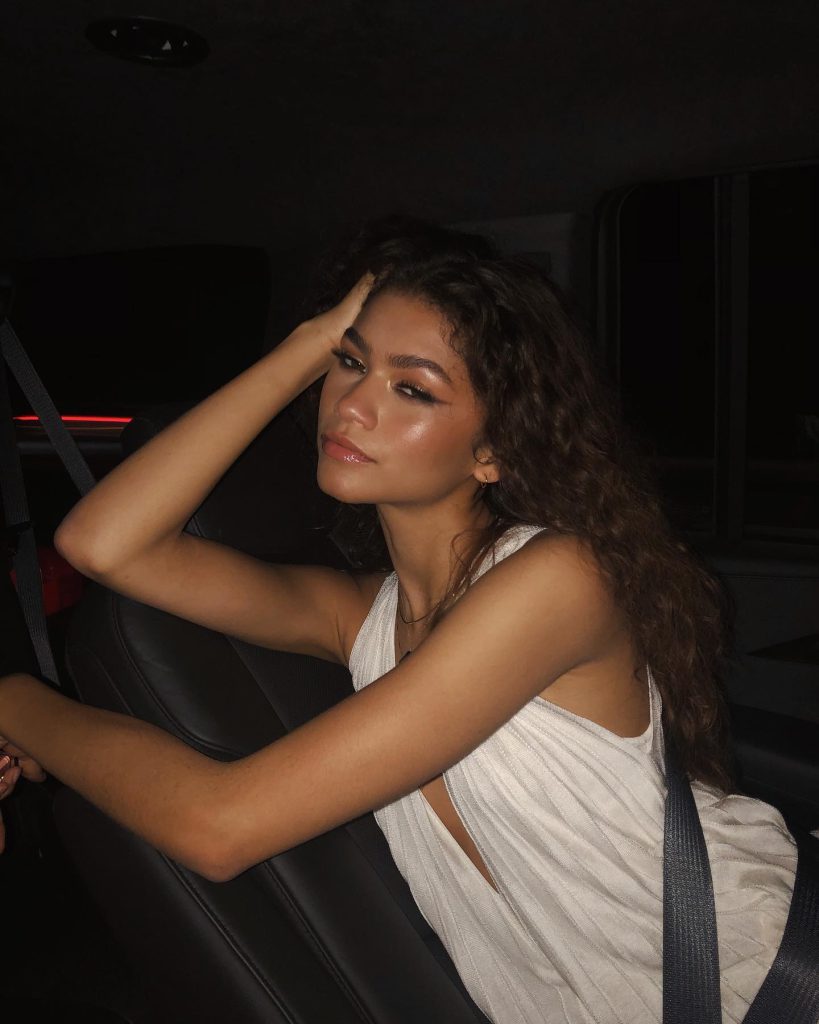 Zendaya stellt feuer dar xxx porno