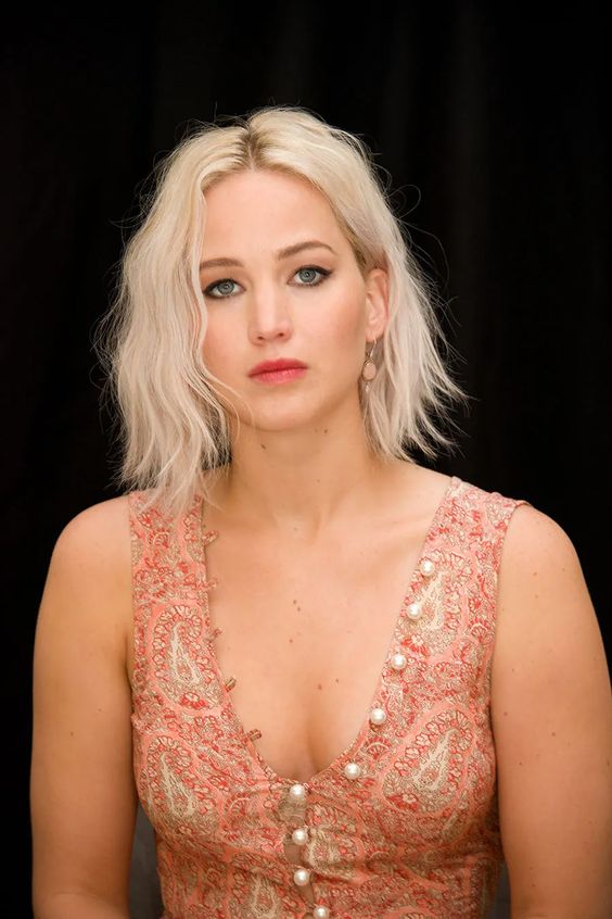 Jennifer Lawrence schön nackt