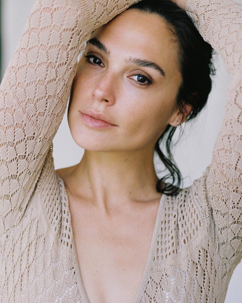 Gal Gadot posiert Arsch