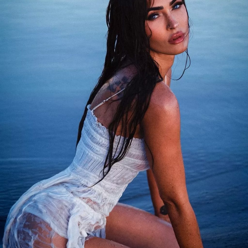 Megan Fox modelliert ficken