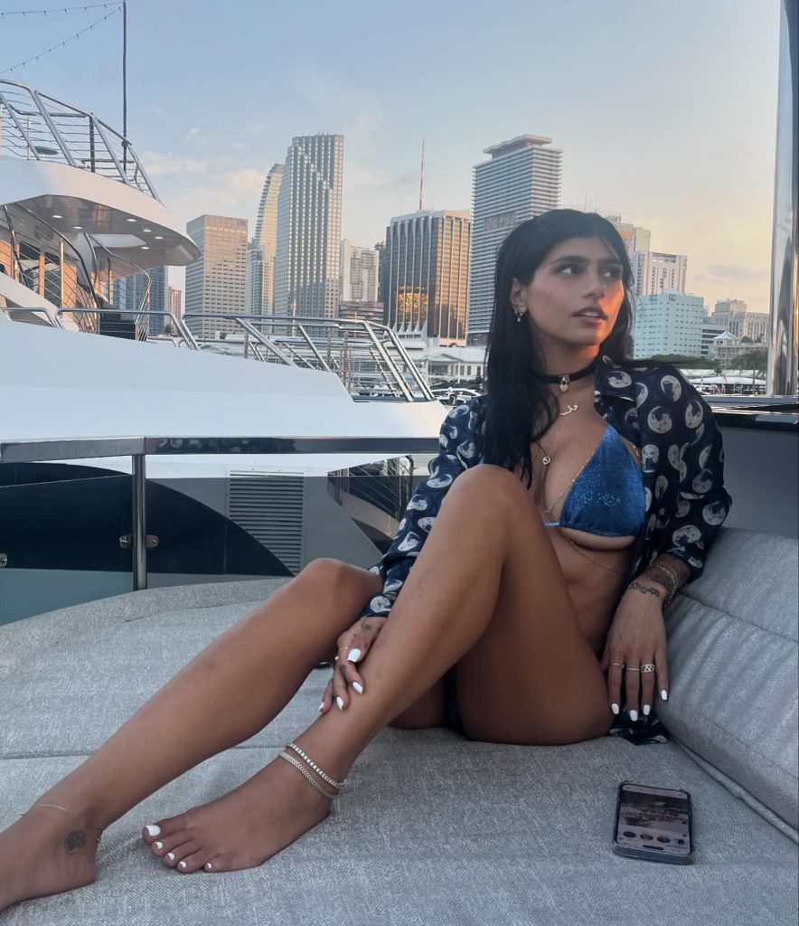 Mia Khalifa schlampe bikini